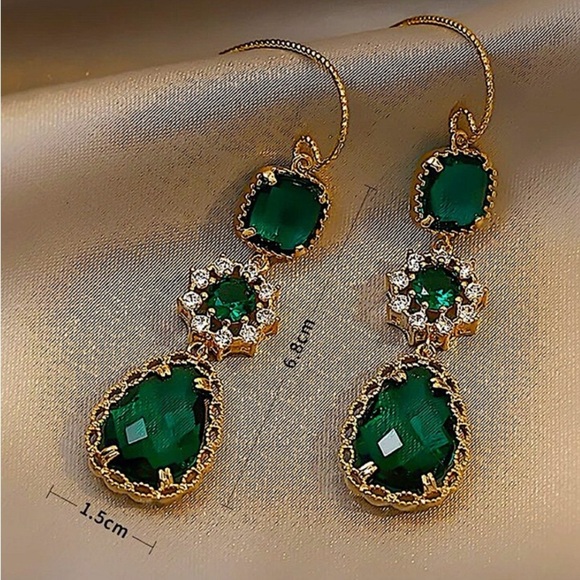 Gold Plated Emerald Green Threader Earrings - Picture 4 of 4
